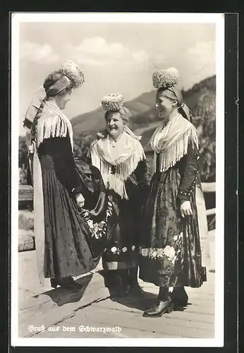 AK Drei junge Frauen in Schwarzwälder Tracht