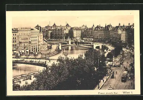 AK Wien, Strassenbahn fährt an Franz Josefs-Kai vorbei