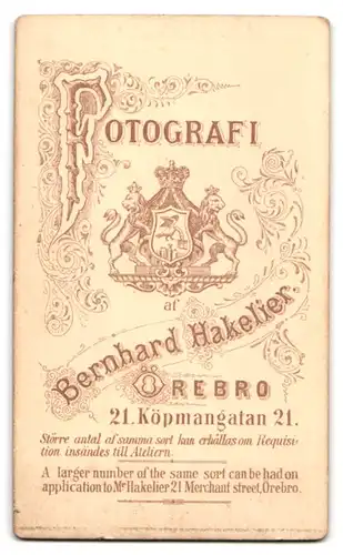Fotografie Bernhard Hakelier, Örebro, Köpmangatan 21, Portrait Mädchen im Kleid mit Haarreif und Kreuzkette