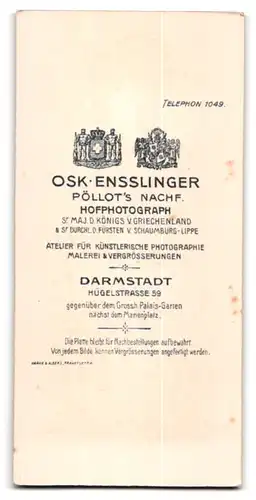 Fotografie Osk. Ensslinger, Darmstadt, Hügelstr. 59, Portrait Dame in weisser Bluse mit grauem Rock