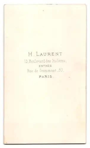 Fotografie H. Laurent, Paris, 15 Boulevard des Italiens, Mädchen mit skeptischem Blick