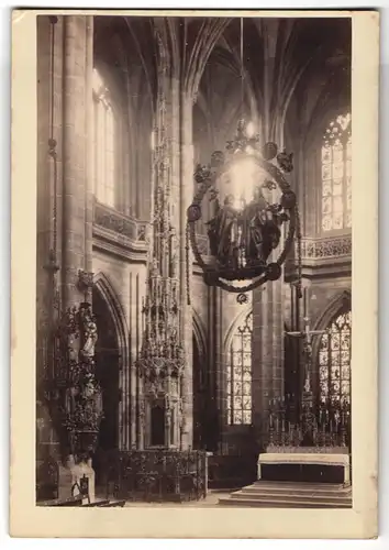 Fotografie unbekannter Fotograf, Ansicht Nürnberg, Lorenzkirche Innenansicht mit Altar