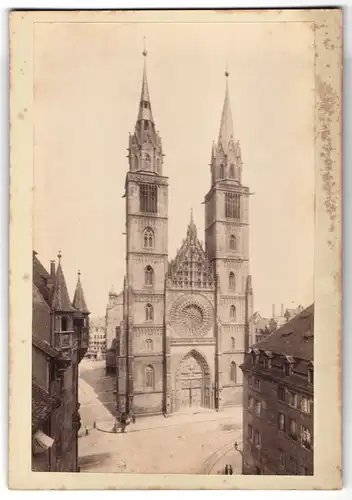 Fotografie unbekannter Fotograf, Ansicht Nürnberg, Lorenzkirche, Westseite mit Portal
