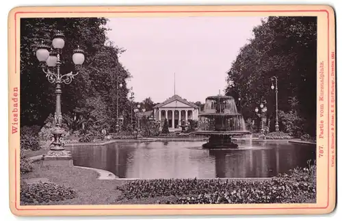 Fotografie Römmler & Jonas, Dresden, Ansicht Wiesbaden, Kursaalplatz mit Brunnen