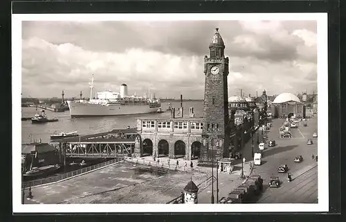 AK Hamburg, Passagierschiff Arcadia vor den St.-Pauli-Landungsbrücken