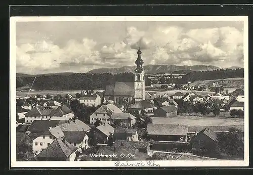 AK Vöcklamarkt, Ortspartie mit Zwiebelturm aus der Vogelschau