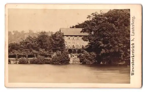 Fotografie W. Hersener, Bad Lauterberg a. Harz, Ansicht Bad Lauterberg, Wiesenbeekerteich mit Gasthaus