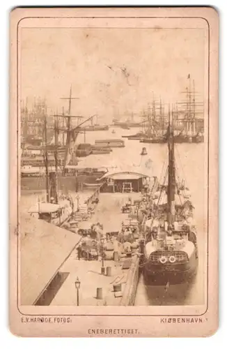 Fotografie E. V. Harboe, Kiobenhavn, Ansicht Kopenhagen, Partie am Kvaesthusbroen, Hafen