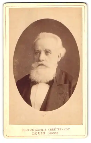 Fotografie Louis Succr., Paris, 28, Avenue de Clichy, 28, Portrait älterer Herr im Anzug mit Bart