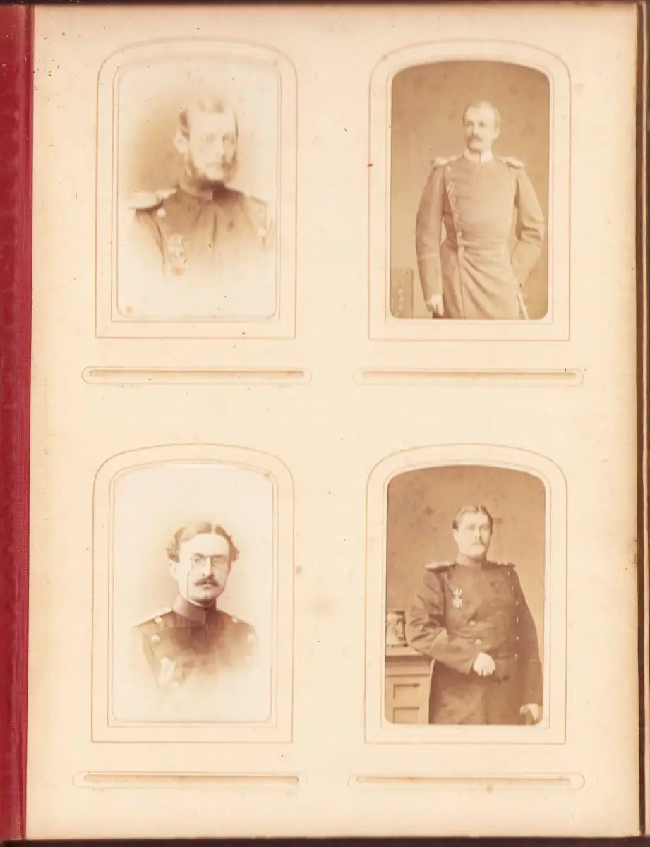 Fotoalbum 1875 Preussische Kriegsakademie Berlin, 57 Fotografien dt. Offiziere in Uniform mit Orden 15