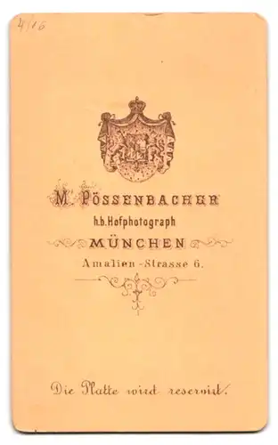 Fotografie M. Pössenbacher, München, Amalien-Strasse 6, Junge Dame mit Haarnetz im Portrait