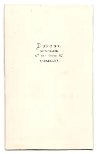 Fotografie Dupont, Bruxelles, rue Neuve 67, Portrait korpulenter Herr im Anzug mit Vollbart