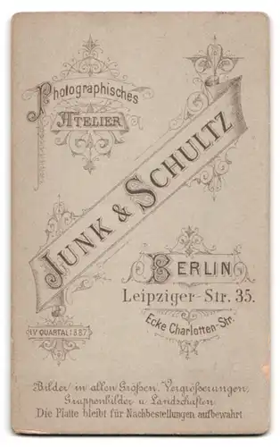 Fotografie Junk & Schultz, Berlin, Leipzigerstr. 35, Portrait Edelmann mit Schnauzbart