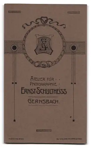 Fotografie E. Schultheiss, Gernsbach, Portrait junge Brünette Dame im weissen Kleid