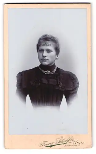 Fotografie Franz Scheffer, Gera, Adelheidstr. 2, Portrait hübsche junge Dame mit Halskette