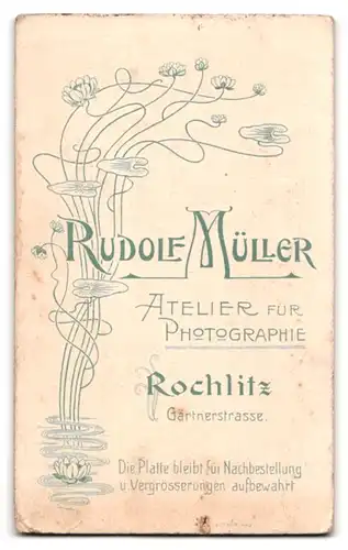 Fotografie Rudolf Müller, Rochlitz, Gärtnerstr. Portrait Dame im Schulter betonten Kleid mit Halskette