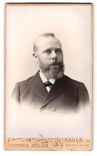 Fotografie Paul Mende, Hagen i. W., Bahnhof Str. 49, Portrait älterer Mann im Anzug mit Vollbart
