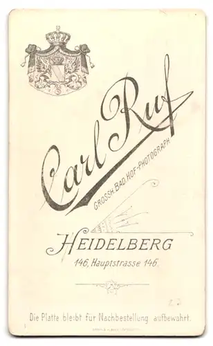 Fotografie Carl Ruf, Heidelberg, Haupstr. 146, Portrait Herr im karierten Anzug mit Oberlippenbart