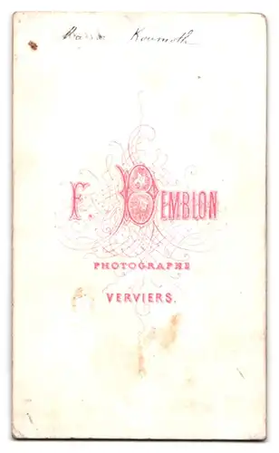 Fotografie F. Bemblon, Verviers, Portrait junges Mädchen im schwarzen Kleid mit Locken