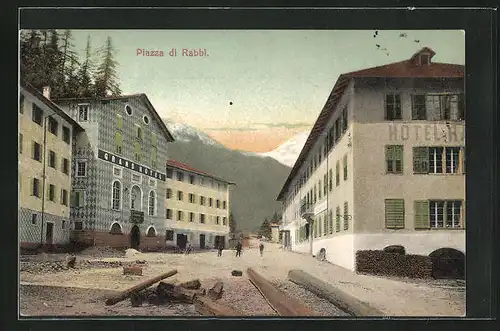 AK Rabbi, Piazza di Rabbi & Grand Hotel