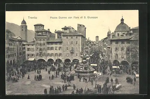 AK Trento, Piazza Duomo con Fiera di S. Giuseppe
