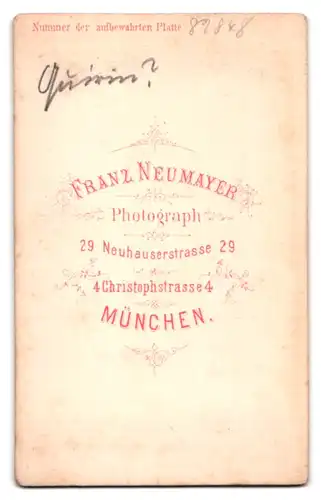 Fotografie Franz Neumayer, München, Neuhauserstrasse 29, Portrait eleganter Herr mit Schnauzbart