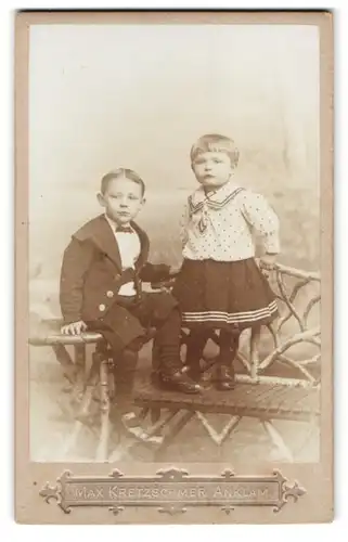 Fotografie Max Kretzschmer, Anklam, Peenedamm, Portrait Kinderpaar in modischer Kleidung