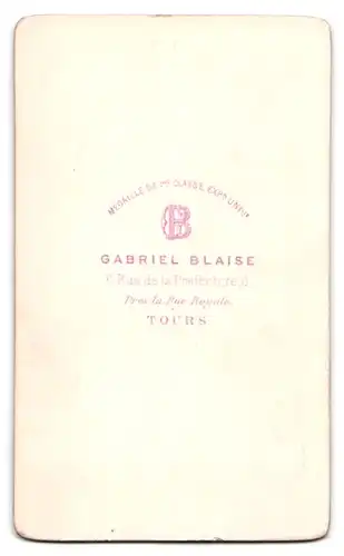 Fotografie Gabriel Blaise, Tours, 6 Rue de la Préfecture, Portrait bildschönes Fräulein mit Schleife im Haar