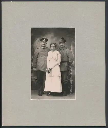 Fotografie Fotograf und Ort unbekannt, Uffz. in Uniform Rgt. 1 und Soldat in Uniform sächsisches Jäger Bataillion 12