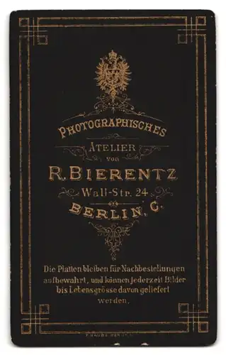 Fotografie R. Bierentz, Berlin, Wallstr. 24, Portrait Soldat in Garde Uniform