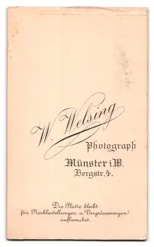 Fotografie W. Welsing, Münster i. W., Bergstr. 4, Portrait Einjährig-Freiwilliger Uffz. in Uniform Rgt. 13
