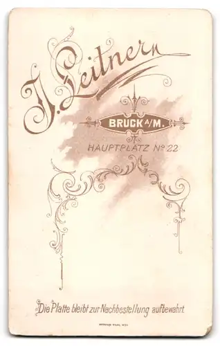 Fotografie J. Leitner, Bruck, Hauptplatz 22, freundlicher Bürgerlicher in Ferne schauend