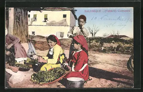 AK Salonique, Costumes (Tekkèli)