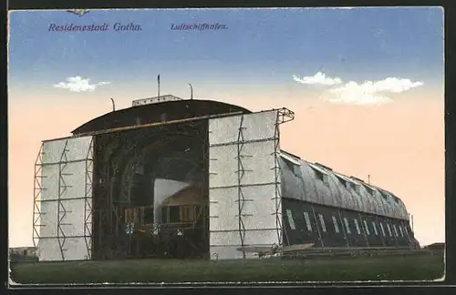AK Gotha, Luftschiffhafen, Ansicht der geöffneten Halle