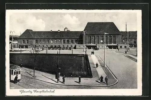 AK Gleiwitz, Autobus und Automobile vor dem Bahnhof