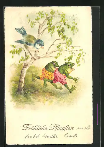 AK Zwei Frösche in Badehosen fliehen vor einem Vogel im Baum