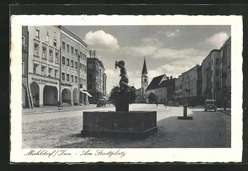 AK Mühldorf / Inn, am Stadtplatz mit Brunnen