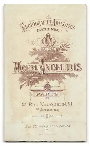 Fotografie M. Angelidis, Paris, Rue Vauquelin 21, Portrait kleines Mädchen im weissen Kleid mit Blumenkorb