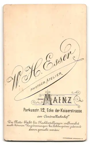 Fotografie W. H. Esser, Mainz, Parkusstr. 12, Portrait zwei Kinder im Kleidchen mit Rüschekragen