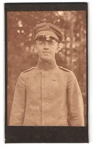 Fotografie Fotograf und Ort unbekannt, Portrait Soldat Rudolf Jork in Uniform mit Ordenspange und Segelohren