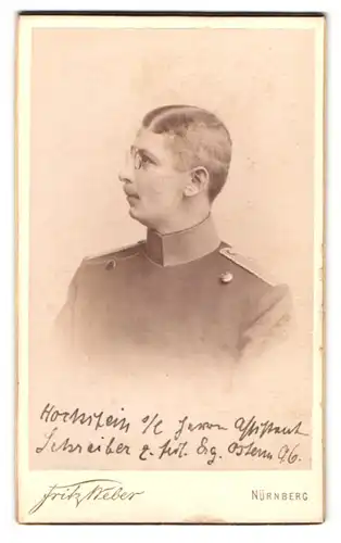 Fotografie Fritz Weber, Nürnberg, Spittlerthorgraben 45, Adjutant Schreiber als Einjährig-Freiwilliger in Uniform