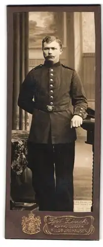 Fotografie Ferd. Linck, Hildburghausen, Portrait Soldat in Uniform mit Oberlippenbart