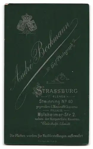 Fotografie A. Bockmann, Strassburg i. E., Steinring 40, Portrait älterer Soldat in Uniform Rgt. 105, Bürstenhaarschnitt