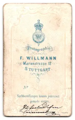 Fotografie F. Willmann, Stuttgart, Marienstr. 12, junger Mann mit Vollbart im beigen Anzug