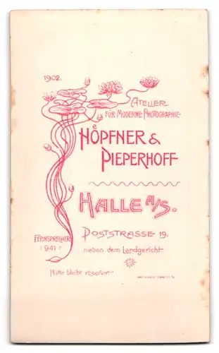 Fotografie Höpfner & Pieperhoff, Halle, Poststrasse 19, eleganter junger Mann mit Segelohren