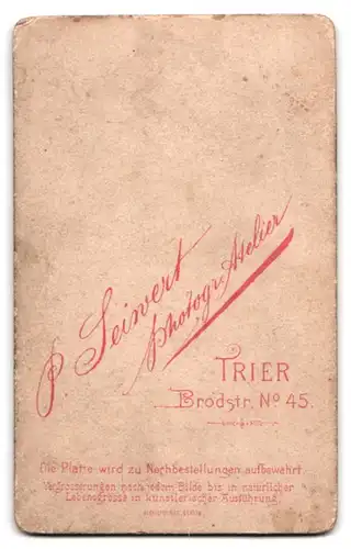 Fotografie P. Seiwert, Trier, Brodstr. 45, Portrait Edelmann trägt Anzug & Krawatte