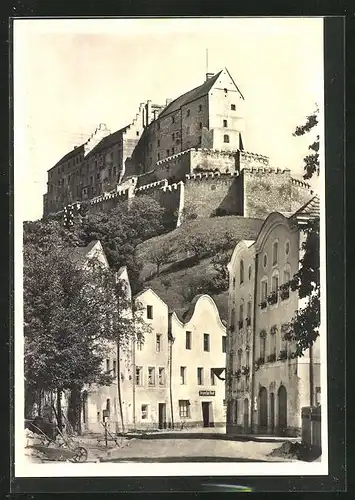 AK Burghausen /Salzach, Schloss von der Mautnerstrasse aus