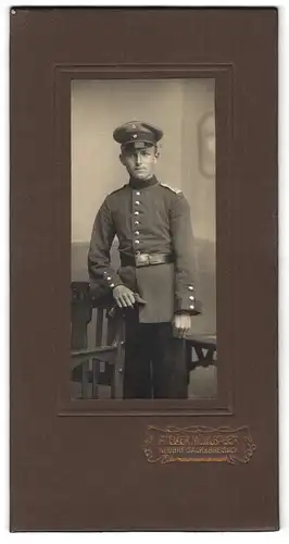 Fotografie Atelier Mühlbauer, Neubreisach, Portrait junger Soldat in Uniform Rgt. 20