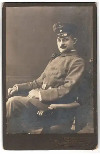 Fotografie Friedr. Brüggemann, Leipzig, Eisenbahnstr. 1, Portrait Soldat in Feldgrau Uniform Rgt. 3