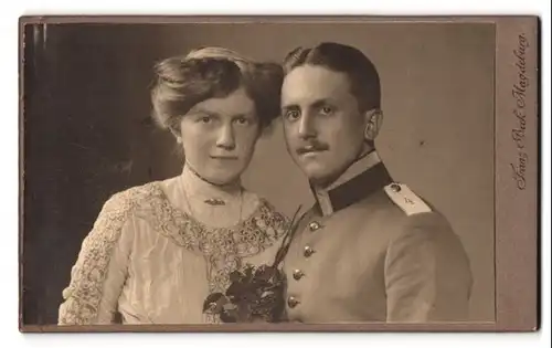 Fotografie Franz Beck, Magdeburg, Himmelreichstr. 15 /16, Portrait Einjährig-Freiwilliger Uffz in Uniform Rgt. 4